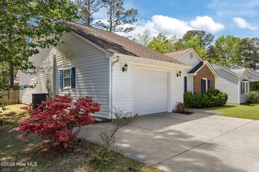 216 E Lakeridge Landing, Jacksonville, NC 28546 - #2