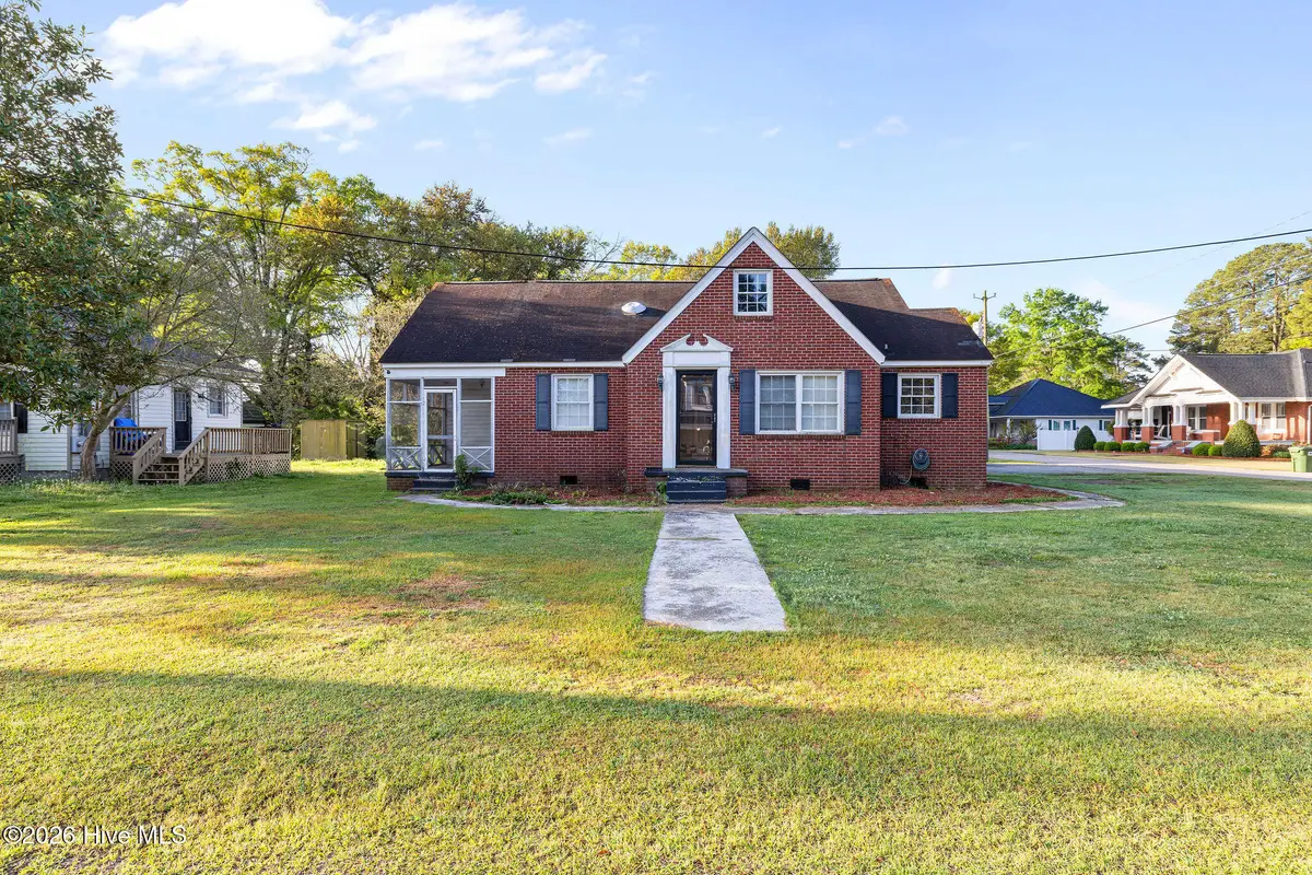 204 N Washington Street, Pikeville, NC 27863 - #1