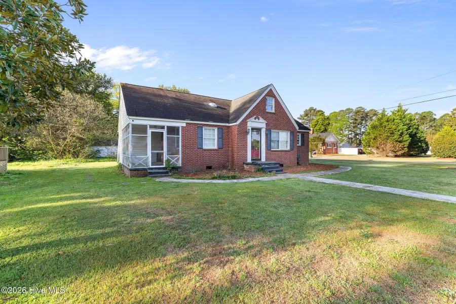 204 N Washington Street, Pikeville, NC 27863 - #2