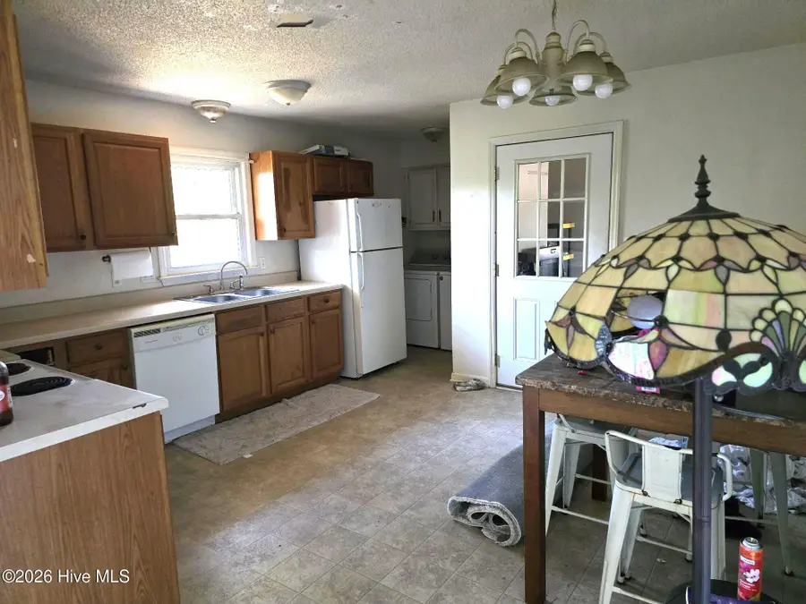 513 Birchwood Court, Jacksonville, NC 28546 - #3