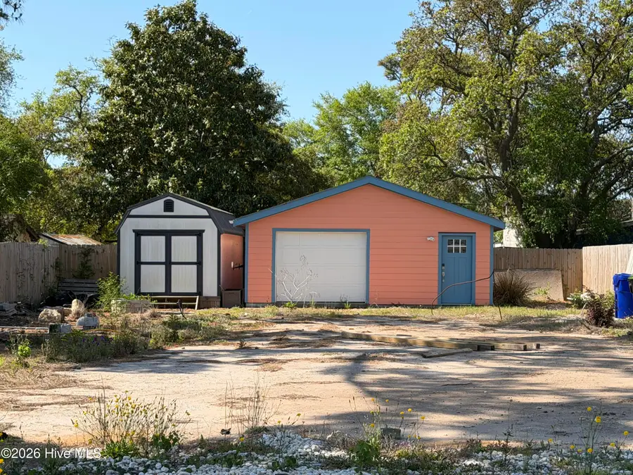 405 Fayetteville Avenue, Carolina Beach, NC 28428 - #2