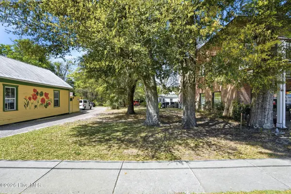 413 N Howe Street, Southport, NC 28461