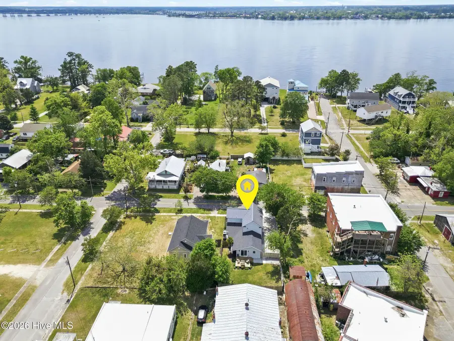 406 N B Street, Bridgeton, NC 28519 - #3