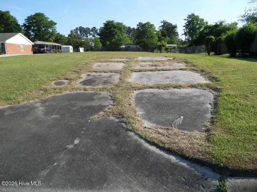 302 W Willowood Court, Jacksonville, NC 28546 - #3