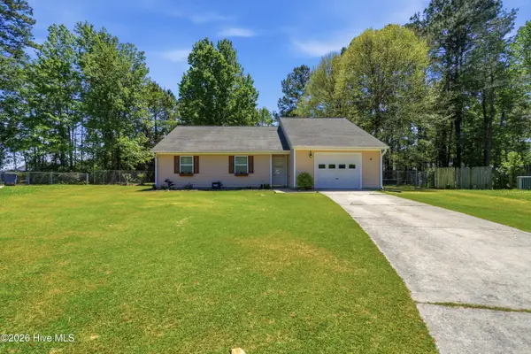 220 E Lakeridge Landing, Jacksonville, NC 28546