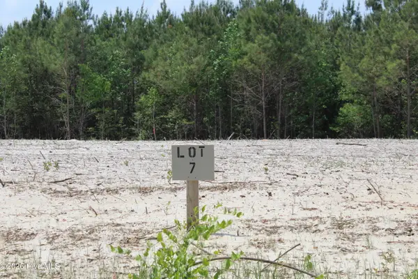 108 Southerland Road, Magnolia, NC 28453