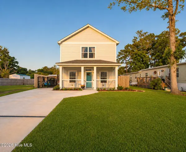 218 NE 76th Street, Oak Island, NC 28465