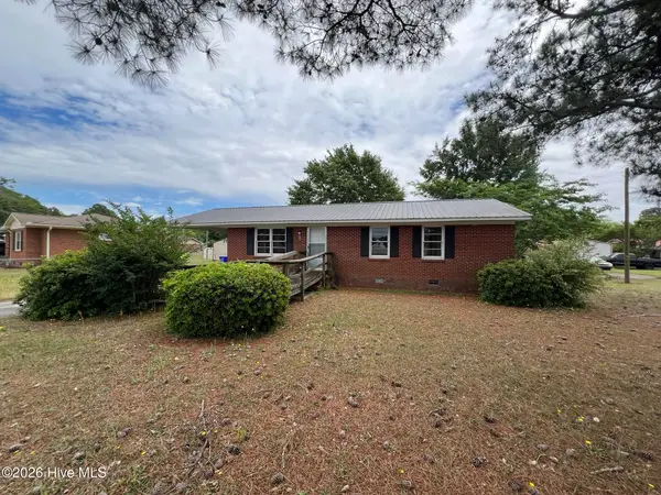 809 Fox Street, Elizabethtown, NC 28337