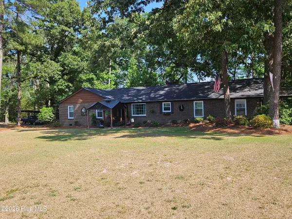 301 Fork Lake Drive, Clinton, NC 28328