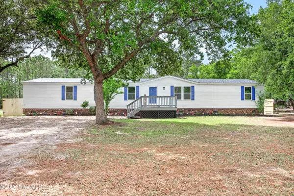 335 Queens Haven Road, Hubert, NC 28539