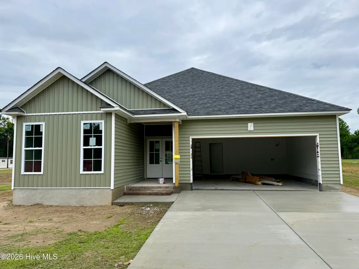 911 Albrittons Road, Kinston, NC 28504 - #1