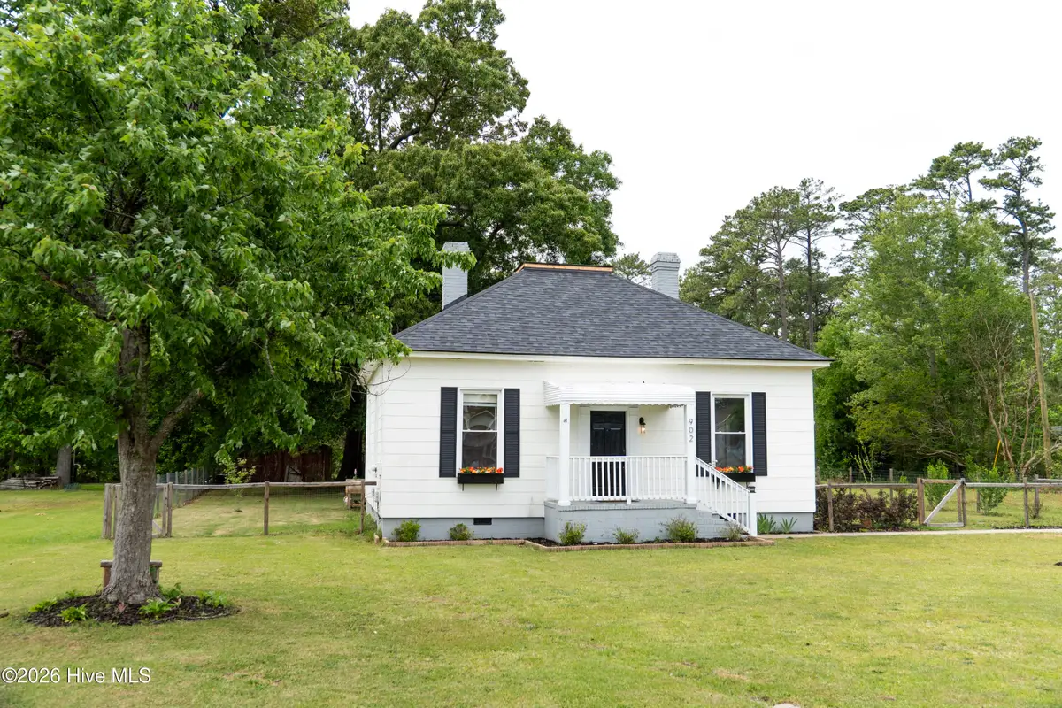 902 Jenkins Avenue, Maysville, NC 28555 - #1