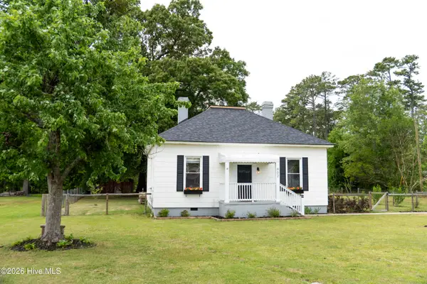 902 Jenkins Avenue, Maysville, NC 28555