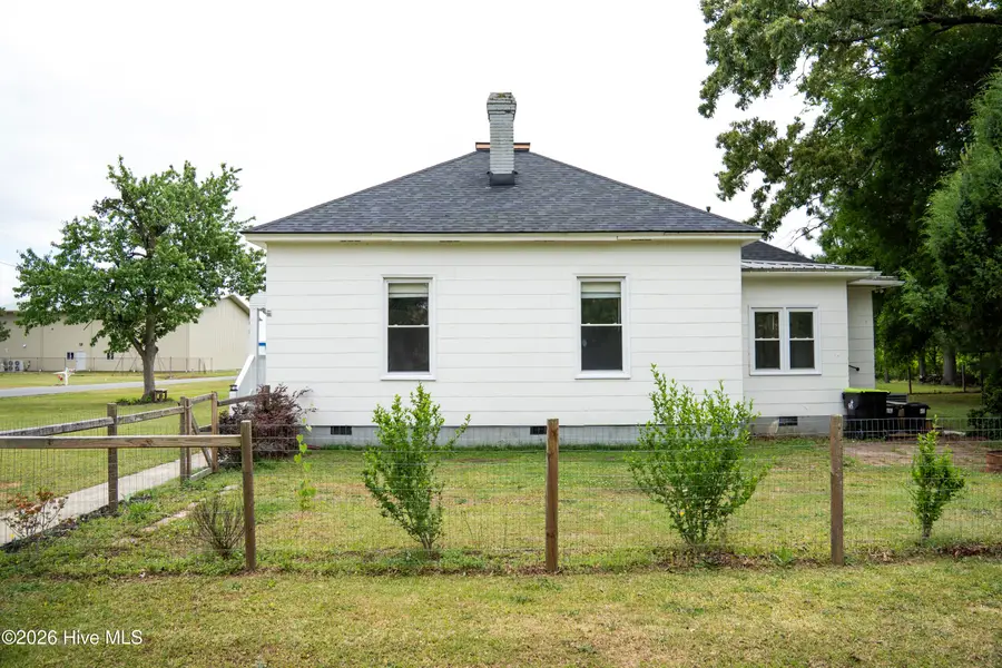 902 Jenkins Avenue, Maysville, NC 28555 - #3