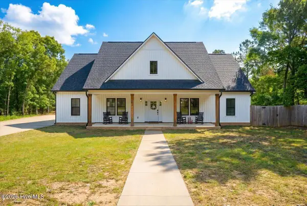 401 D L Phillips Lane, Broadway, NC 27505