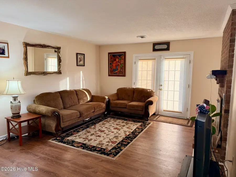 512 S Pine Cone Lane, Jacksonville, NC 28546 - #3