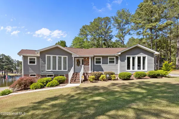 16521 Lakeshore Drive, Wagram, NC 28396