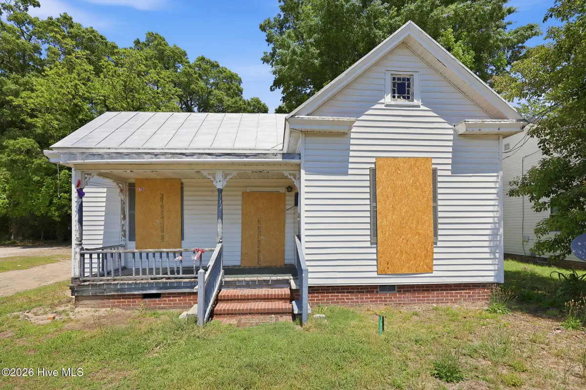 206 E Vernon Avenue, Kinston, NC 28501 - #1
