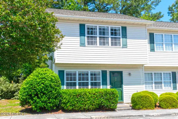 34 Pirates Cove Drive, Swansboro, NC 28584