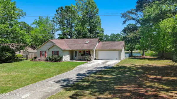 2328 N Lakeview Drive, Newport, NC 28570