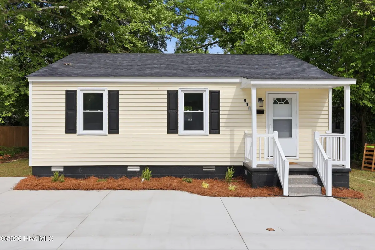 910 Simmons Street, New Bern, NC 28560 - #1