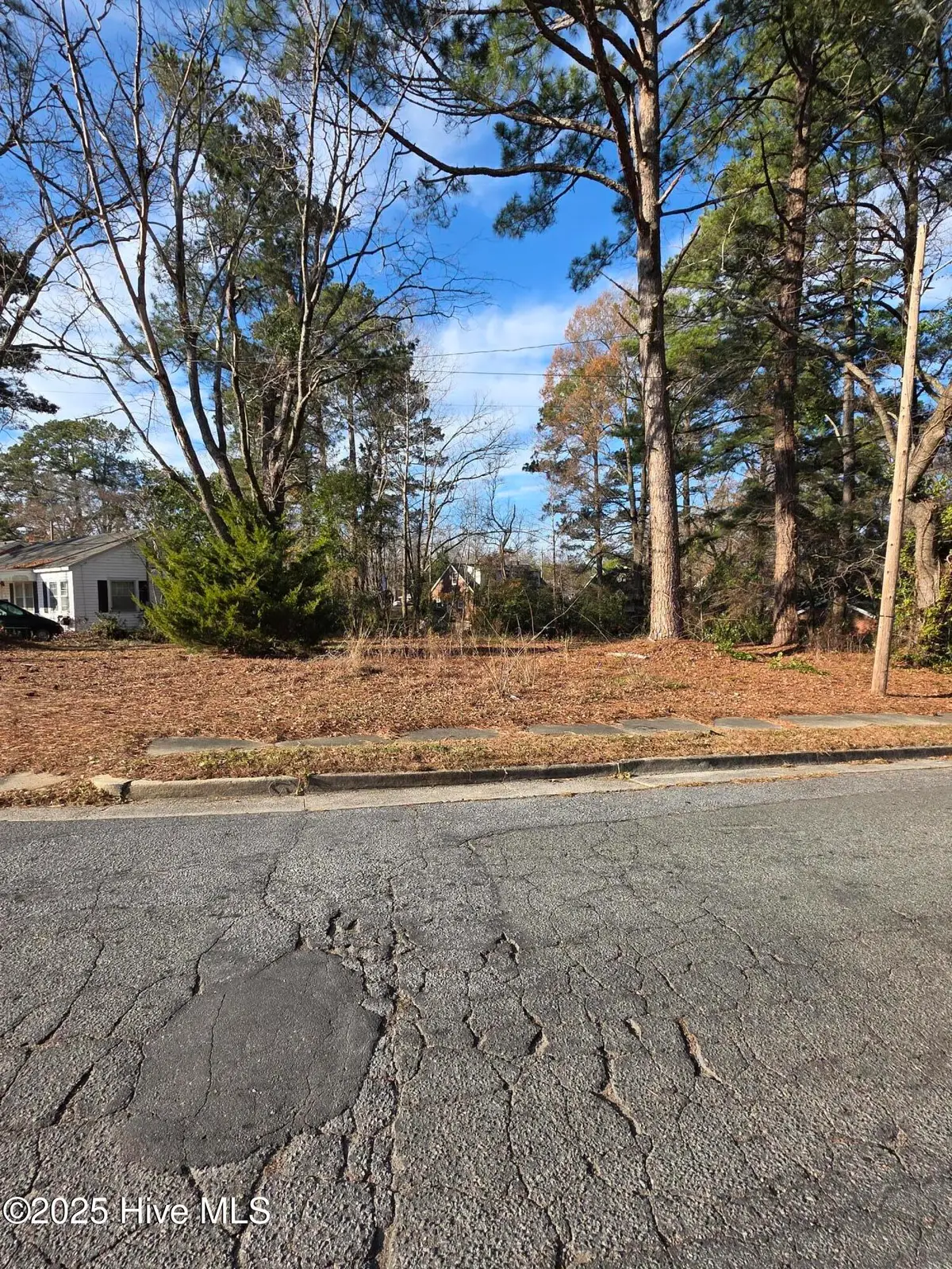 404 Summit Avenue, Kinston, NC 28501 - #1