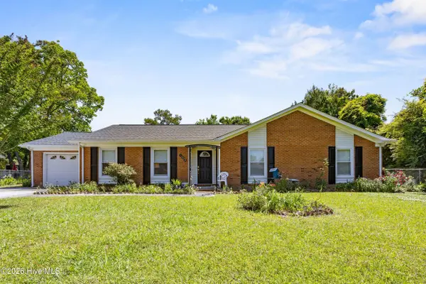 102 Greenbriar Drive, Jacksonville, NC 28546