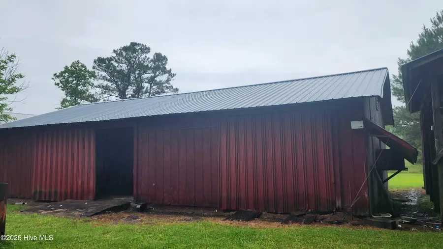 581 Hallsboro Road, Clarkton, NC 28433 - #2