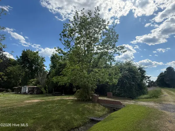 3 W Hayes Street, Burgaw, NC 28425