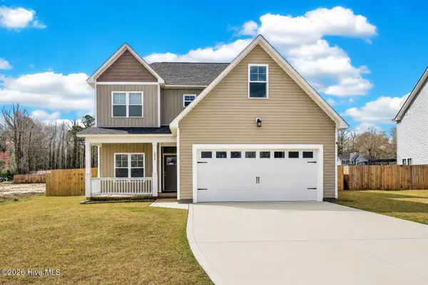 205 W Theriault Court, Jacksonville, NC 28540