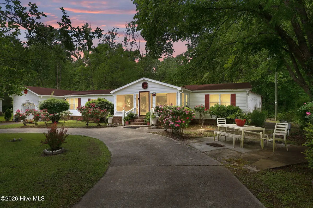 305 E Main Street, Creswell, NC 27928 - #1