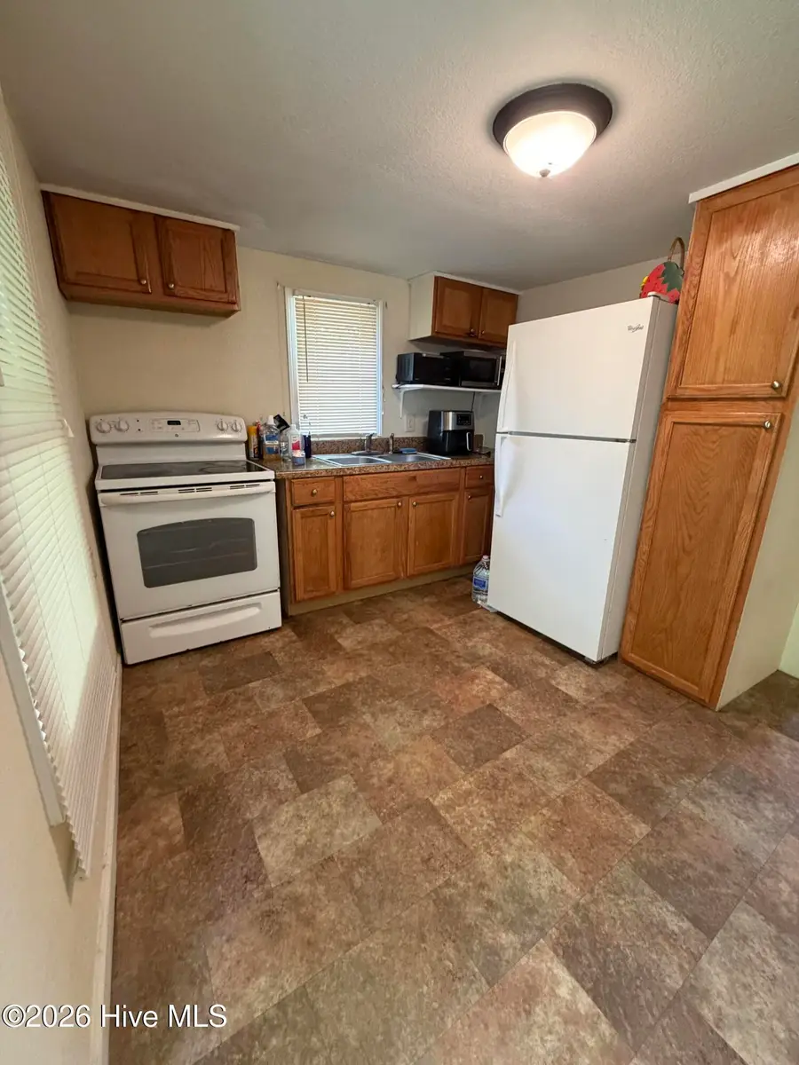 814 Cardwell Street, Elizabeth City, NC 27909 - #2