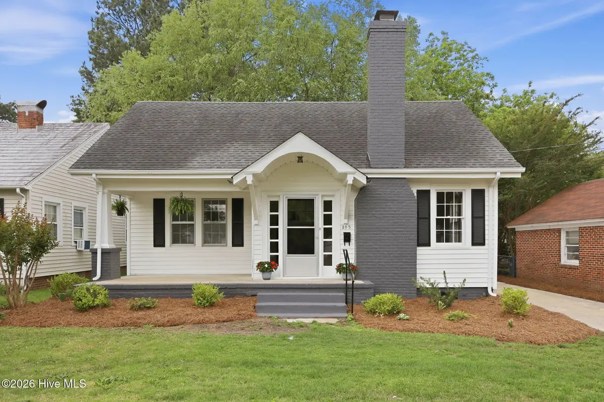 205 E 11th Street, Washington, NC 27889 - #1