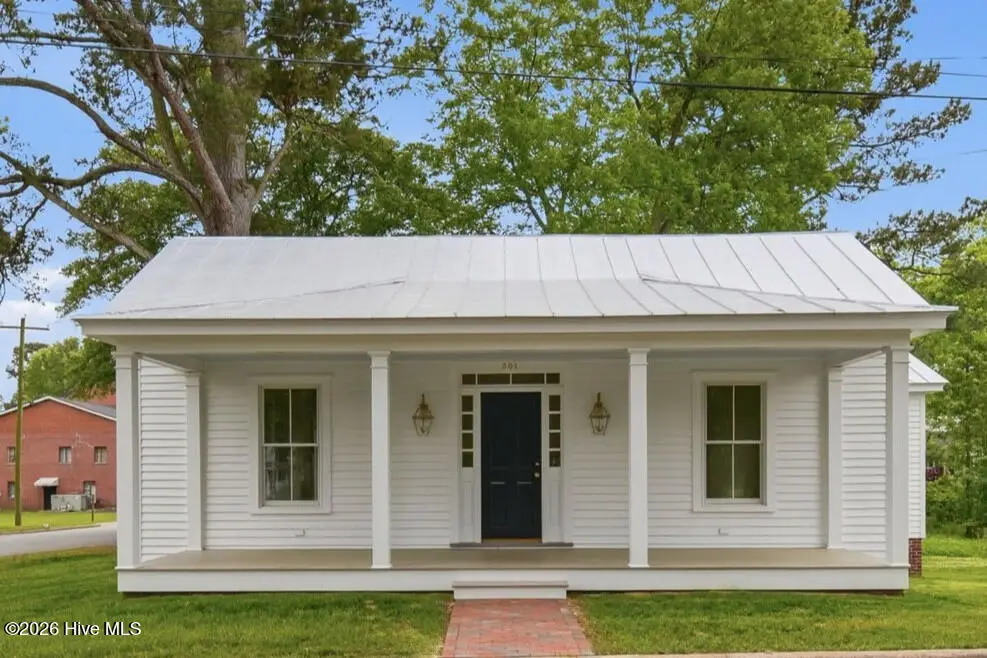 301 W Gale Street, Edenton, NC 27932 - #1