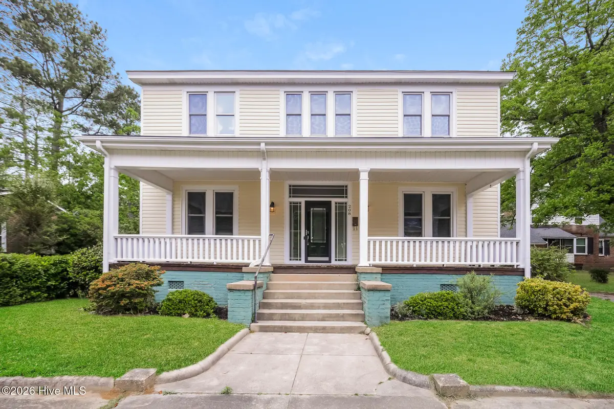 208 E Capitola Avenue, Kinston, NC 28501 - #1