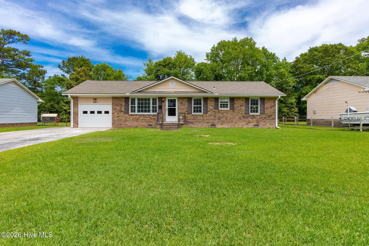 921 Harrell Drive, Morehead City, NC 28557 - #1