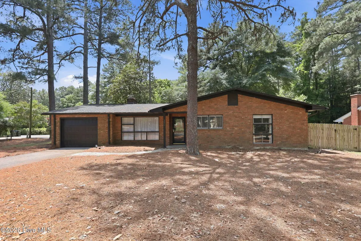 390 E Indiana Avenue, Southern Pines, NC 28387 - #1