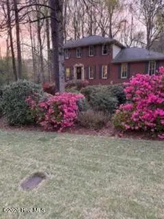 3975 White Oak Lane Sw, Lilburn, GA 30047
