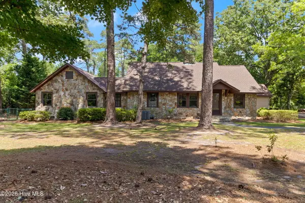 2006 W Broad Street, Elizabethtown, NC 28337