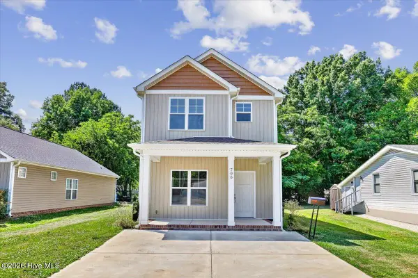 706 S Pollock Street, Selma, NC 27576