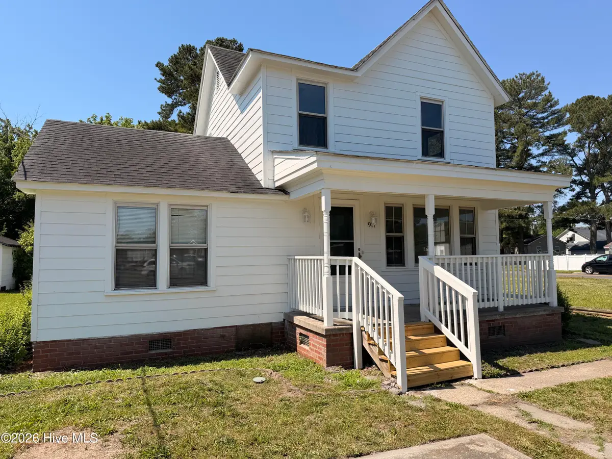 911 W Elizabeth Street, Elizabeth City, NC 27909 - #1