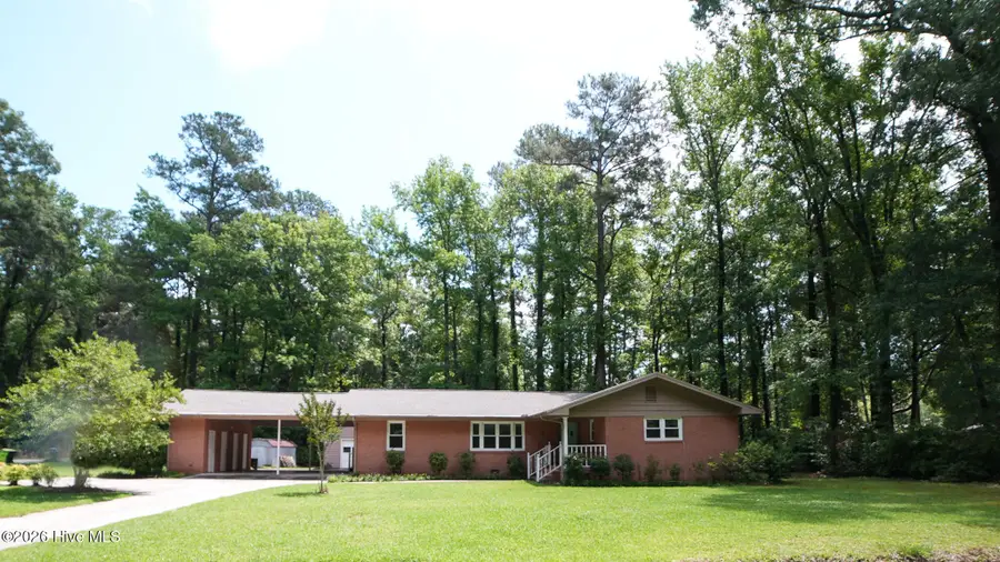 705 N Edgewood Circle, Whiteville, NC 28472 - #2