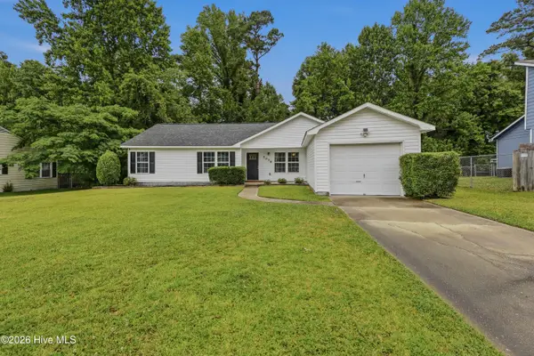 2038 Hunters Ridge Drive, Midway Park, NC 28544