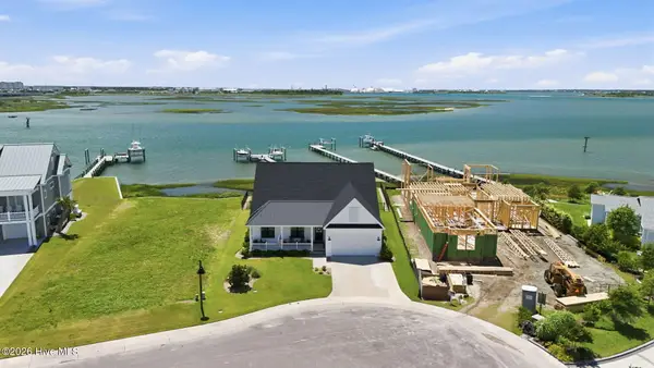 135 Gallants Point Road, Beaufort, NC 28516