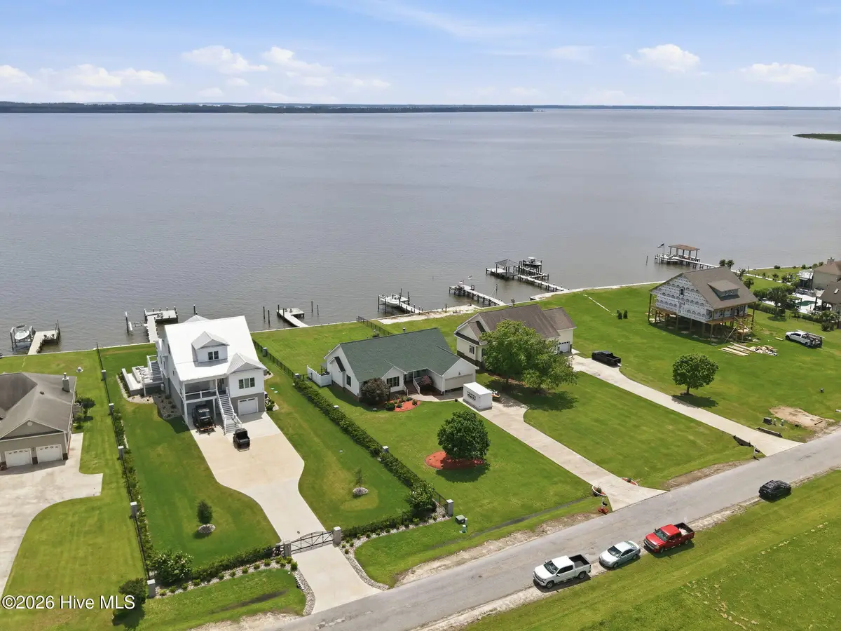 110 E Dowry Creek, Belhaven, NC 27810 - #1
