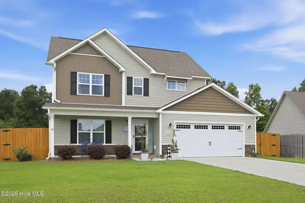 210 Peaceful Lane, Hubert, NC 28539