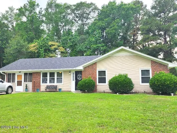 102 Fox Run Circle, Greenville, NC 27858
