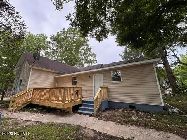 211 E Williamson Street, Mount Olive, NC 28365 - #2
