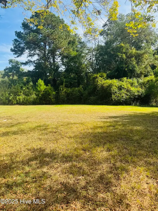 1515 Charlotte Avenue, Kinston, NC 28501