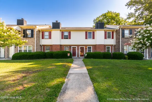 32 Scott Street, Greenville, NC 27858